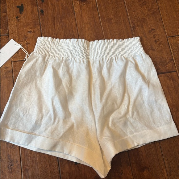 NWT Reformation white LINEN shorts! Luxury! Beachy! Boho ! Sz M - Picture 4 of 5